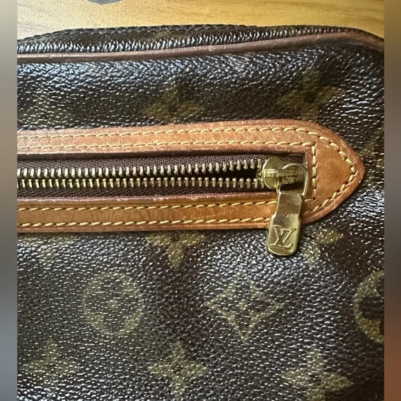 LOUIS VUITTON Marly Dragonne leather Monogram Brown Clutch Bag - Picture 4 of 16